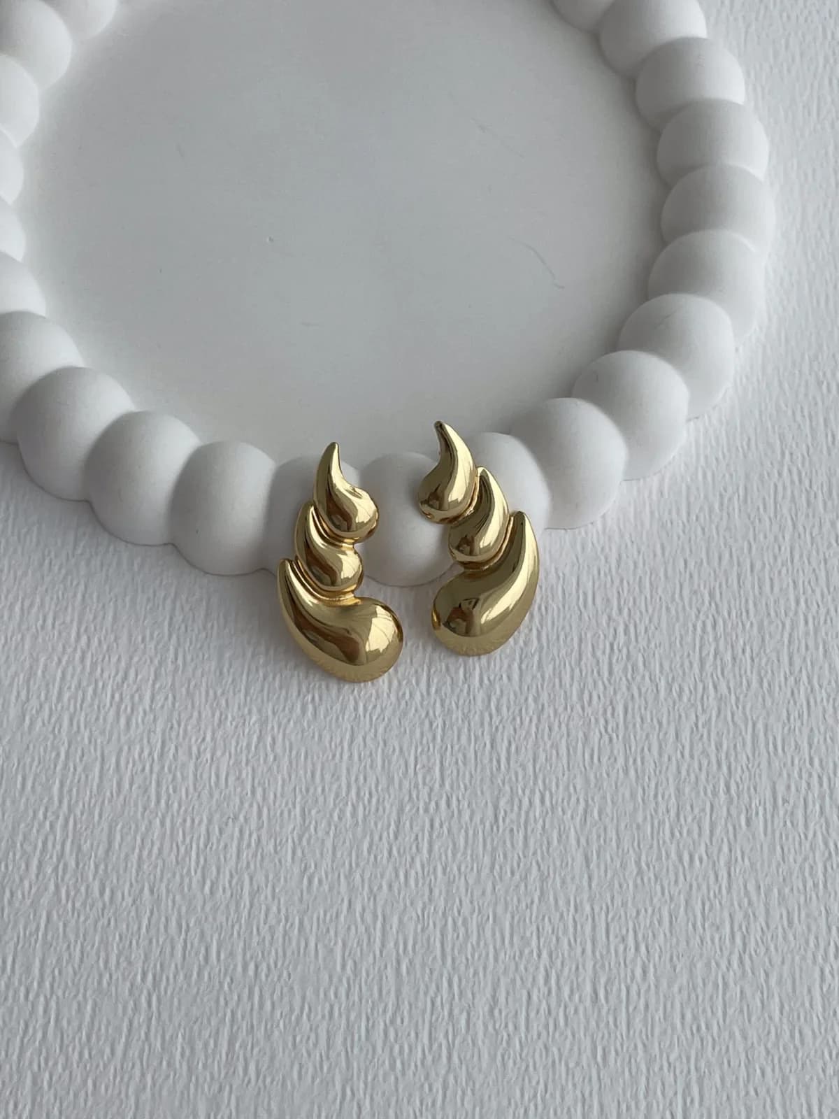 Çelik Üçlü Damla Tasarım Gold Küpe