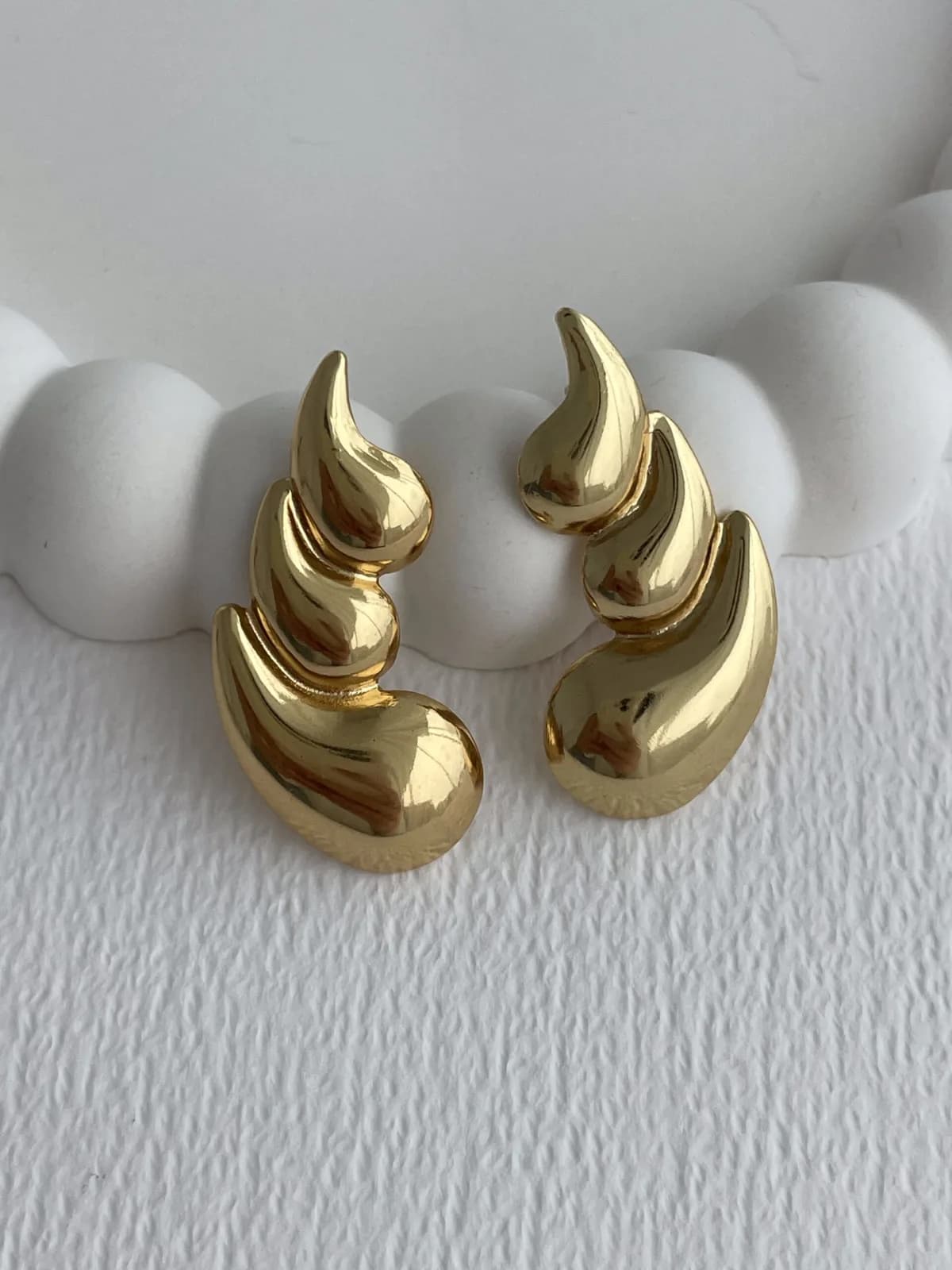 Çelik Üçlü Damla Tasarım Gold Küpe