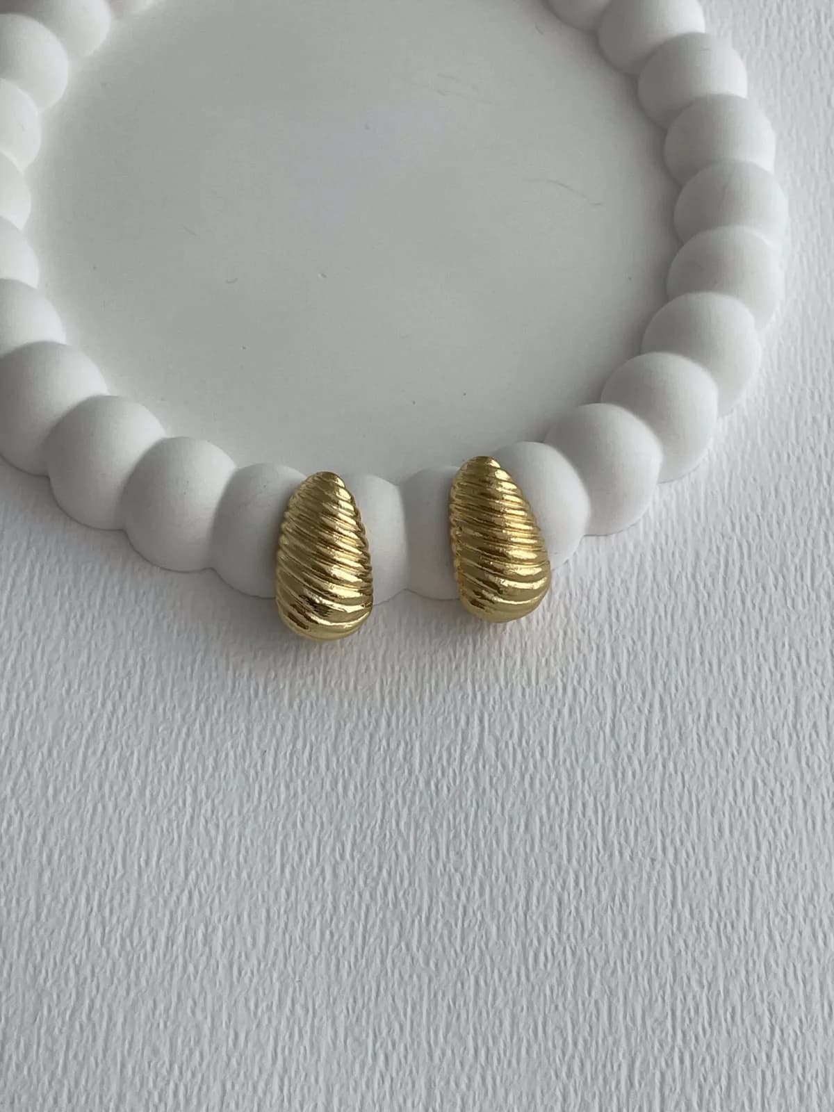 Çelik Tırtık Tasarım Oval Gold Küpe