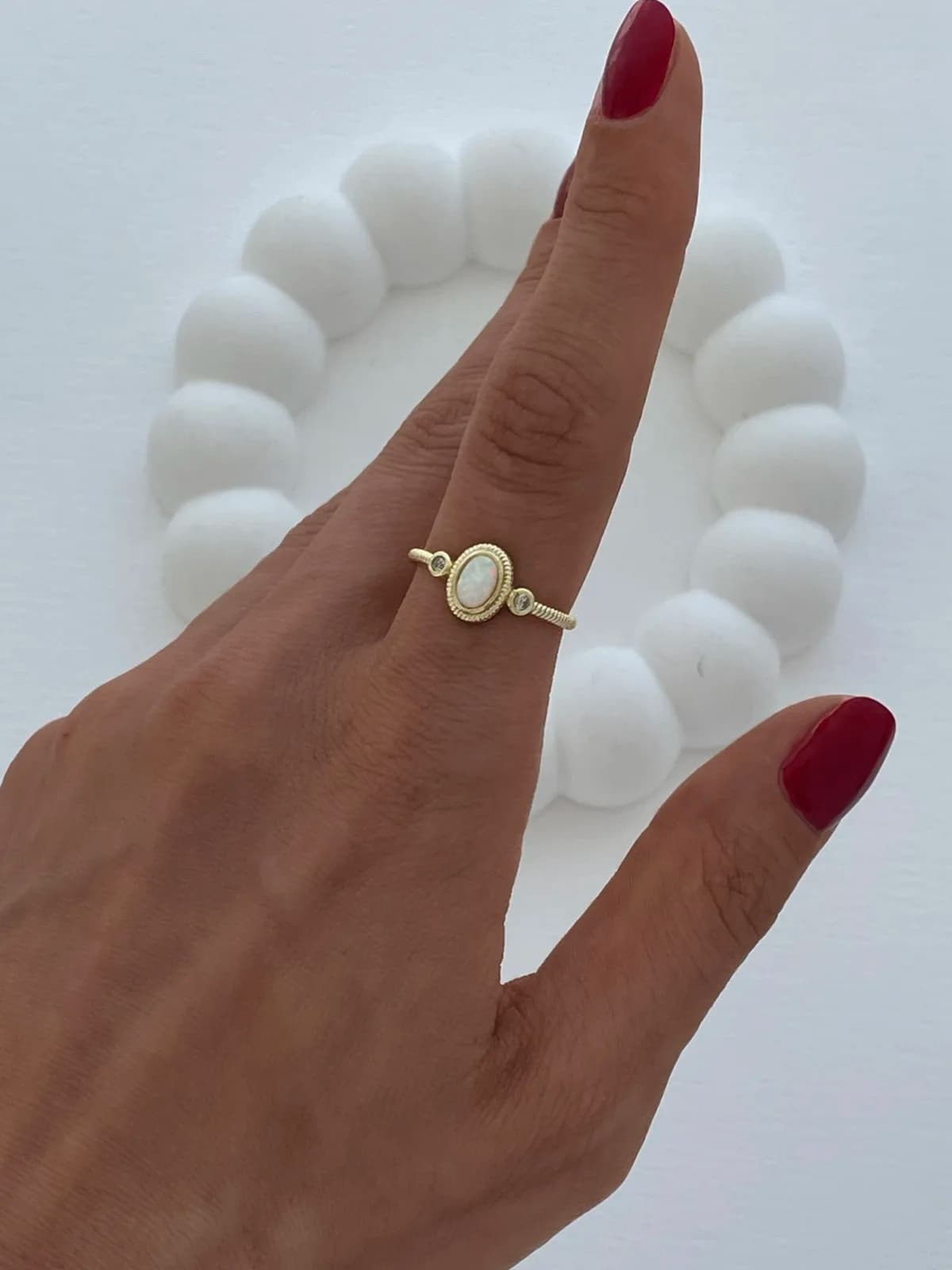 Özel Seri Beyaz Opal Taş Gold Ayarlanabilir Yüzük