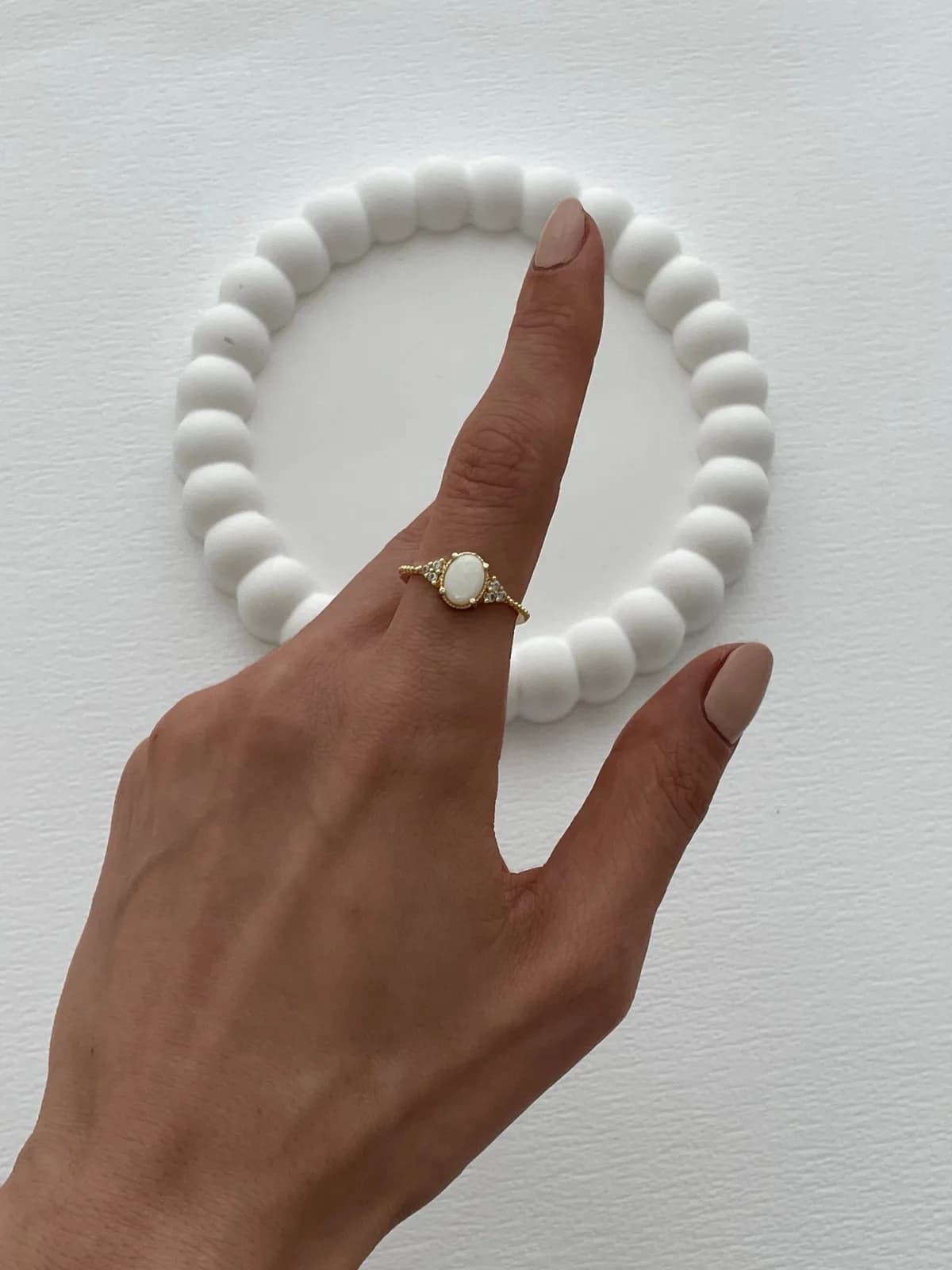 Özel Seri Beyaz Opal Taş Tasarım Zirkon Taşlı Oval Gold Ayarlanabilir Yüzük
