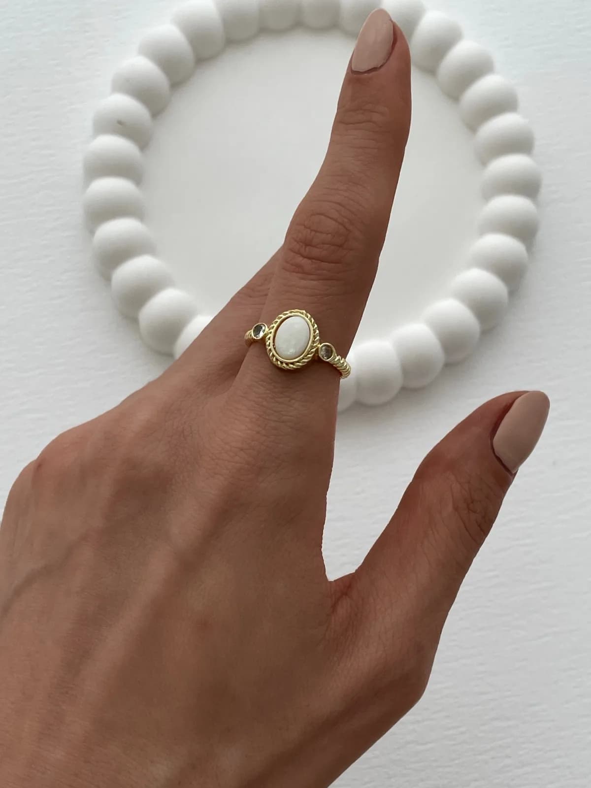 Özel Seri Beyaz Opal Taş Tasarım Zirkon Taşlı Desenli Oval Gold Ayarlanabilir Yüzük