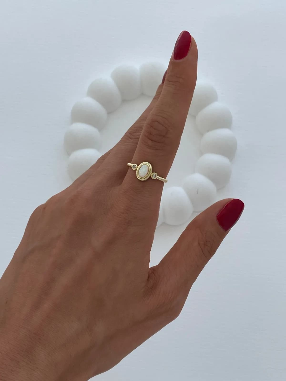 Özel Seri Beyaz Opal Taş Gold Ayarlanabilir Yüzük