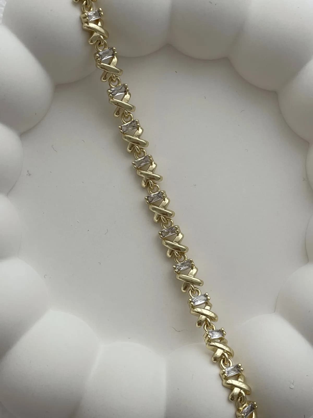 Özel Seri Baget Taşlı X Tasarım Gold Bileklik