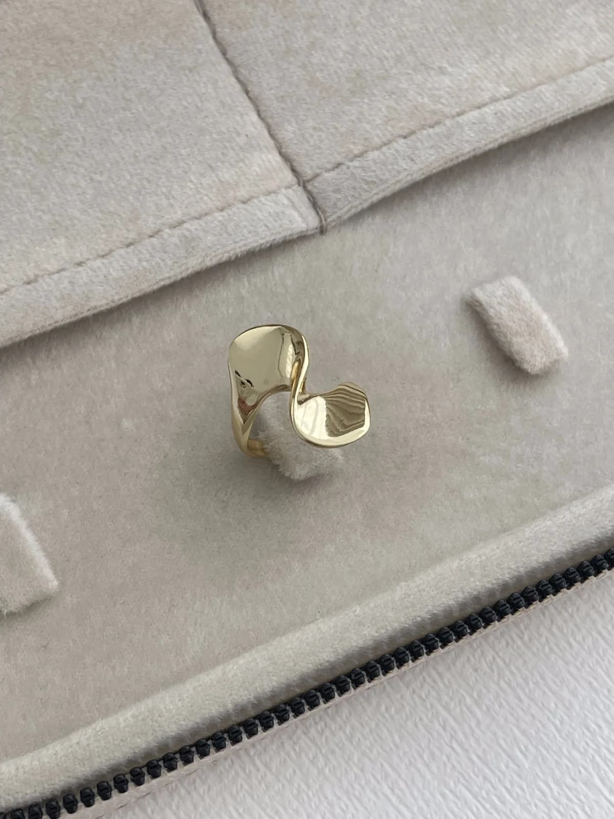Özel Seri Kıvrım Tasarım Ayarlanabilir Gold Yüzük