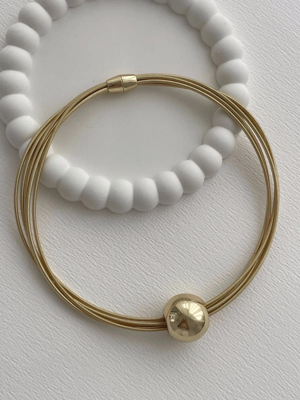 Özel Seri Tel Tasarım Top Detay Gold Choker Kolye