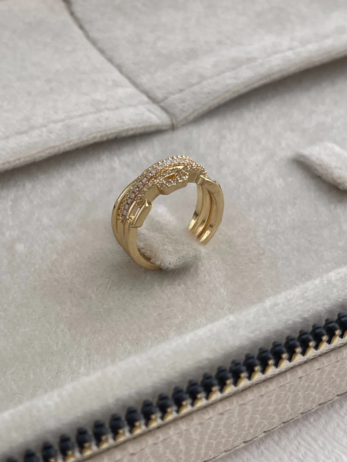 Özel Seri Zirkon Taşlı Çapraz Zincir Tasarım Ayarlanabilir Gold Yüzük