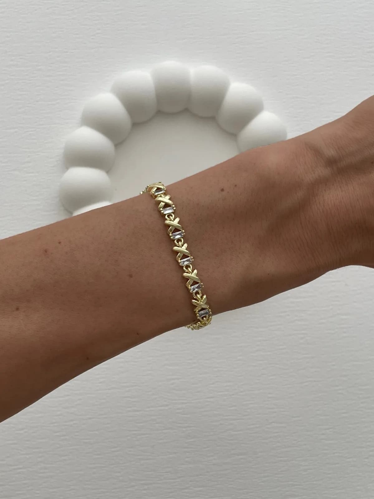 Özel Seri Baget Taşlı X Tasarım Gold Bileklik