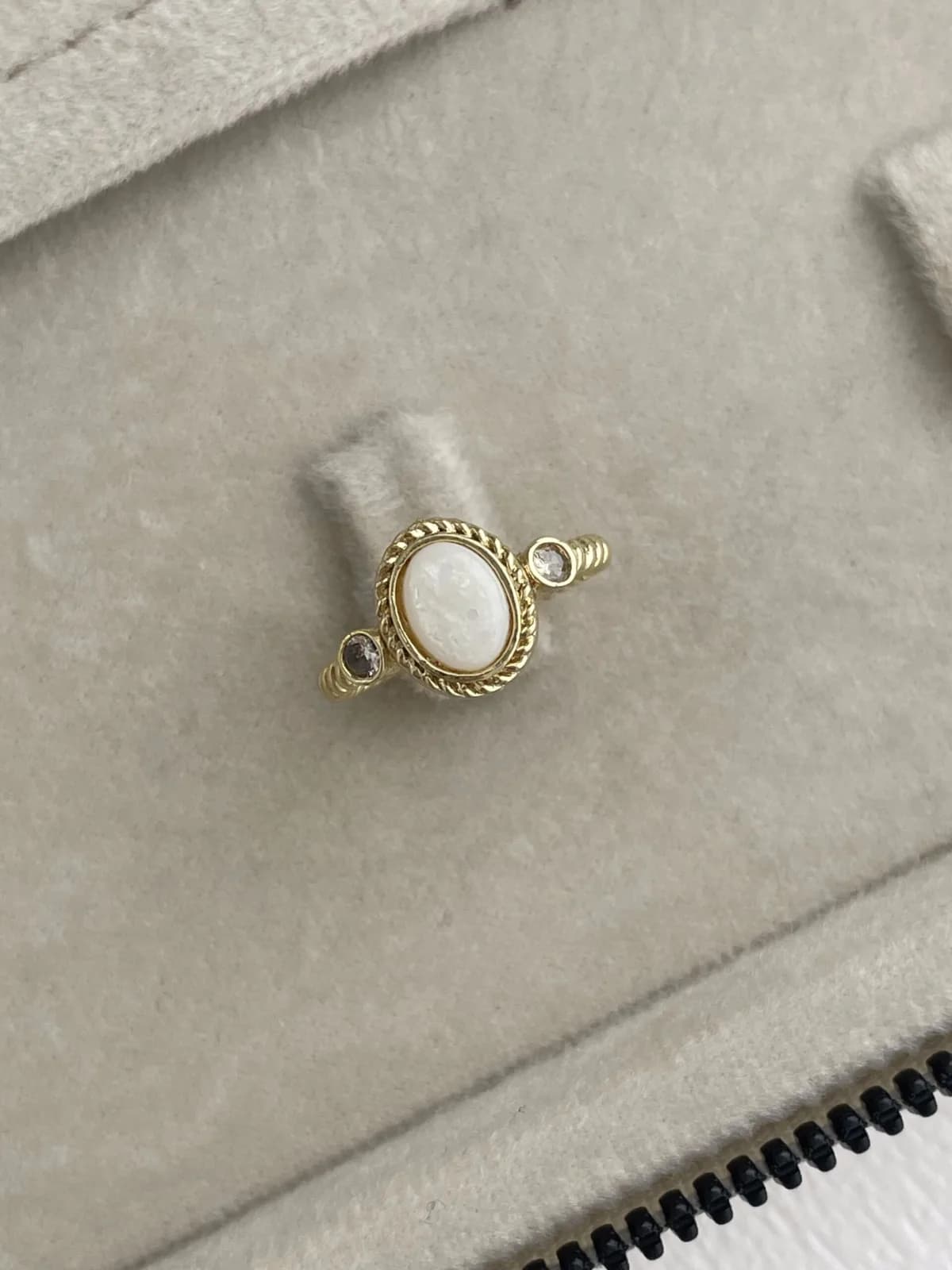 Özel Seri Beyaz Opal Taş Tasarım Zirkon Taşlı Desenli Oval Gold Ayarlanabilir Yüzük