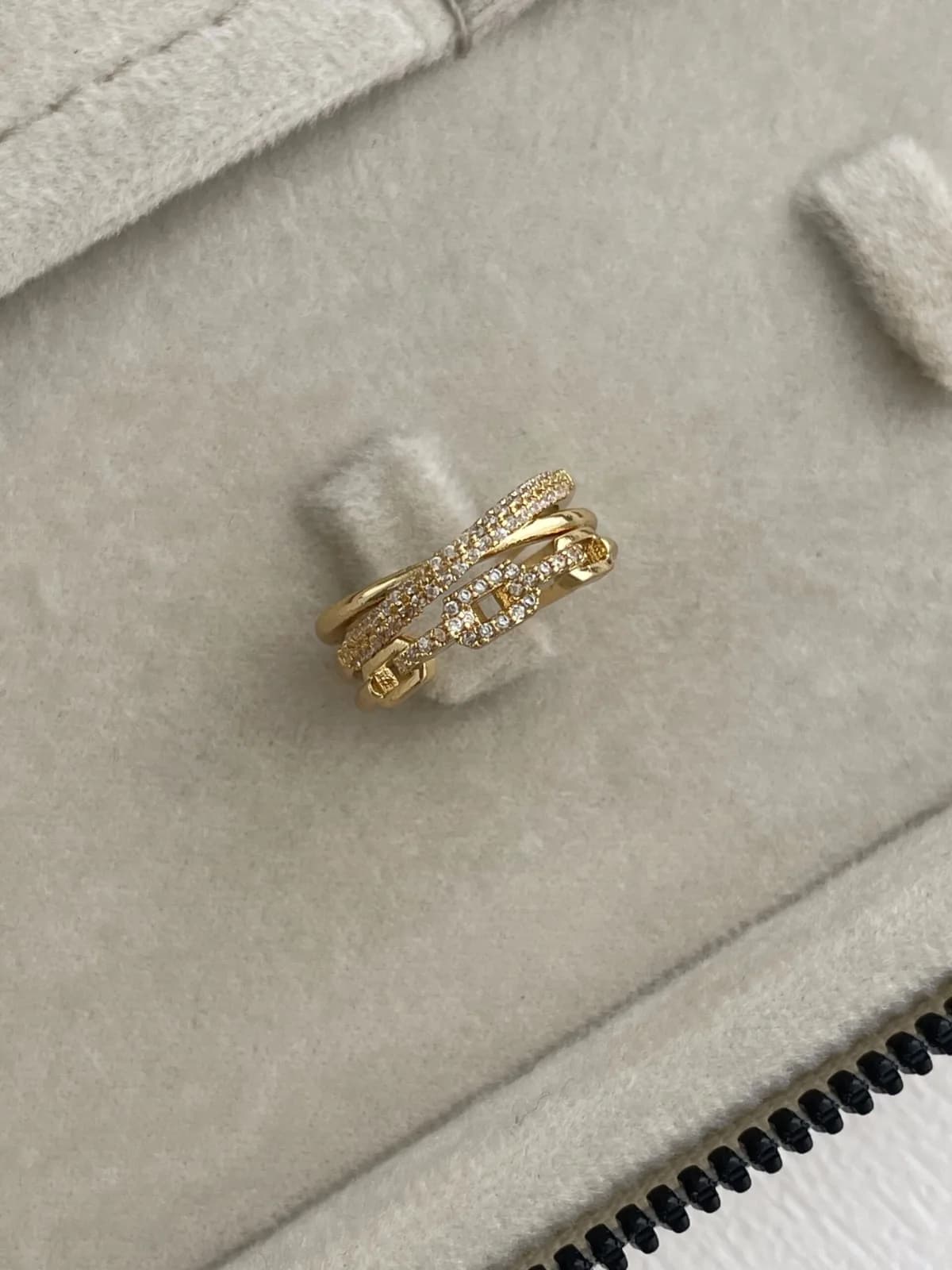 Özel Seri Zirkon Taşlı Çapraz Zincir Tasarım Ayarlanabilir Gold Yüzük