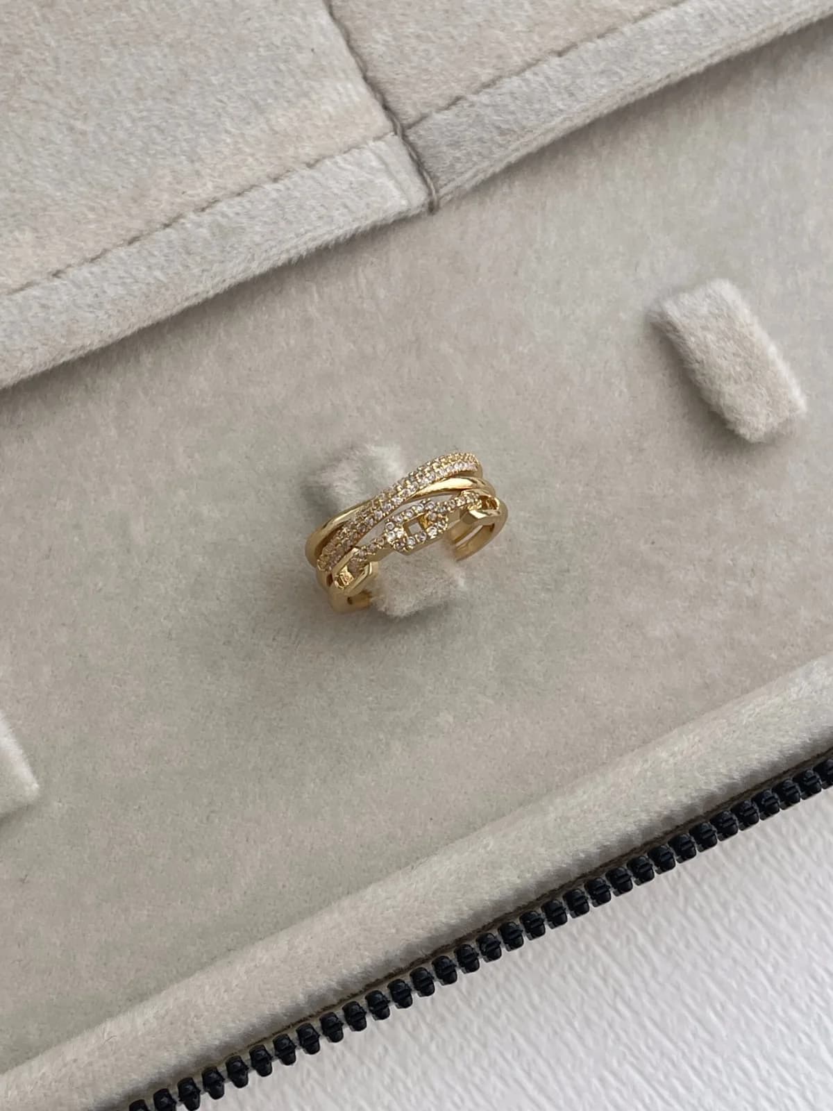 Özel Seri Zirkon Taşlı Çapraz Zincir Tasarım Ayarlanabilir Gold Yüzük