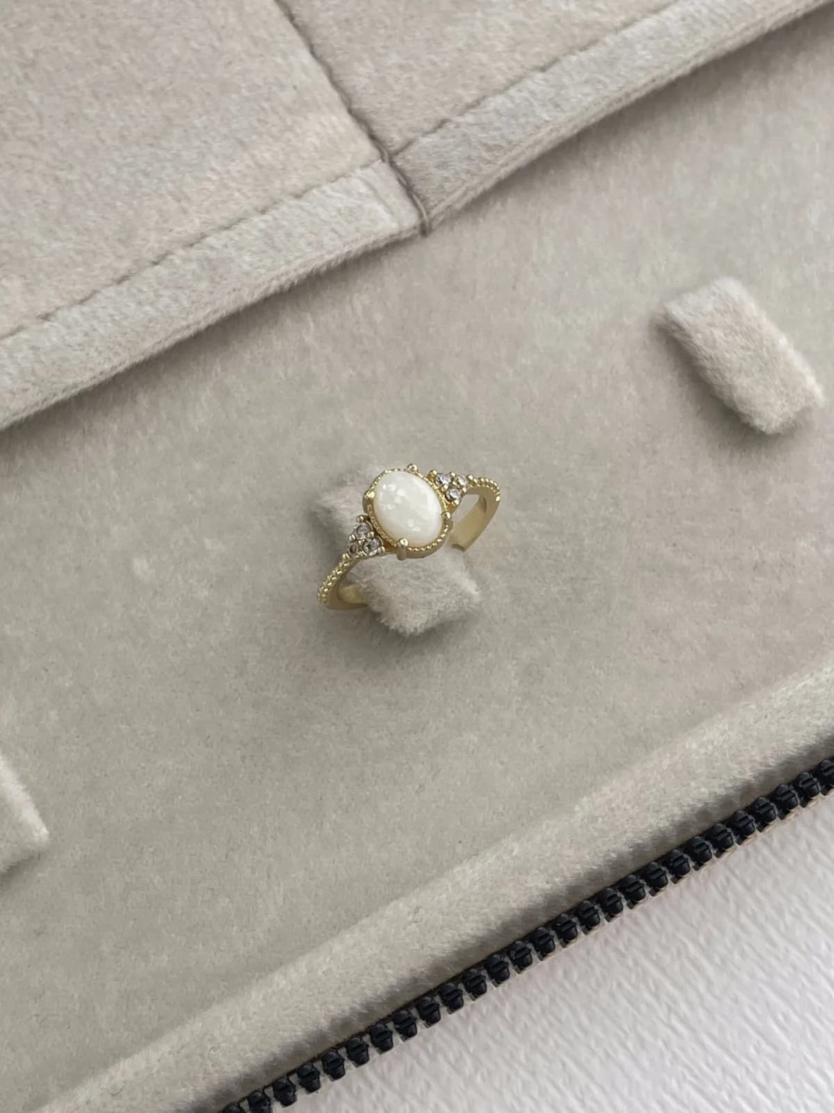 Özel Seri Beyaz Opal Taş Tasarım Zirkon Taşlı Oval Gold Ayarlanabilir Yüzük