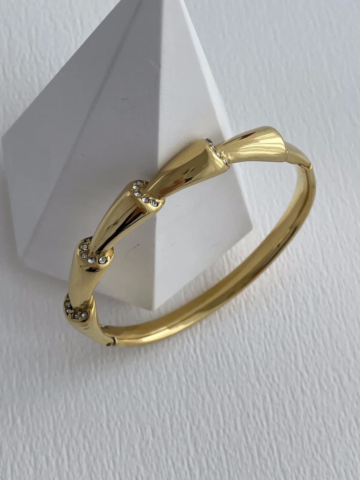 Çelik Zirkon Taşlı Üçgen Model Gold Bileklik